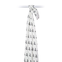 Load image into Gallery viewer, Lulujo - Swaddle Blanket Bamboo Cotton - Hearts